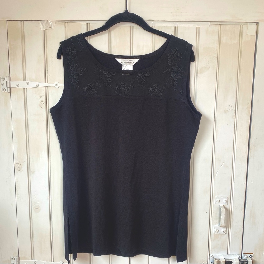Exclusively Misook Black Sleeveless Top Lace Detail Size Large